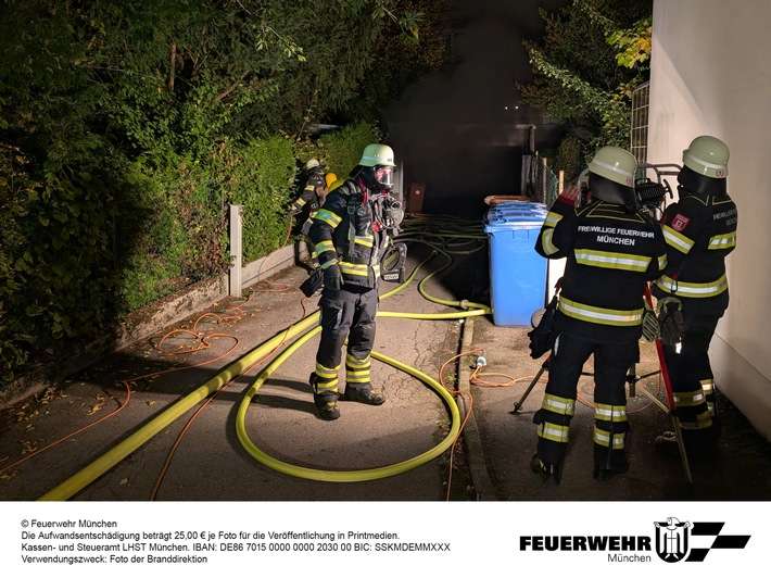 FW-M: Tiefgaragenbrand mit Nullsicht (Moosach)