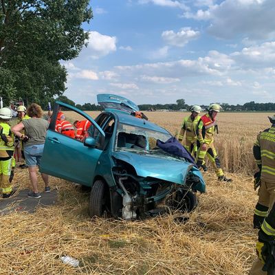 FW Meerbusch: Schwerer Verkehrsunfall mit eingeklemmter Person