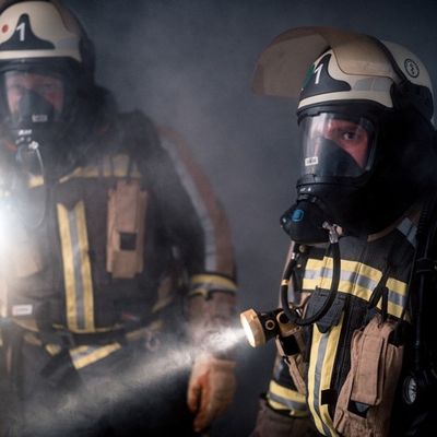 FW Hünxe: Zehn Verletzte nach Gebäudebrand - Feuerwehr Hünxe übt den Ernstfall
