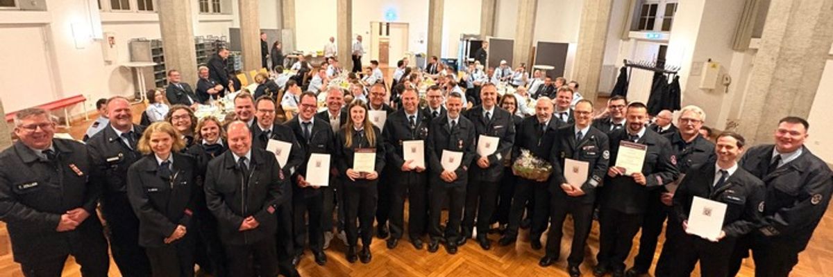 FW Rüdesheim: Feuerwehr zieht Bilanz: Steigerung an Brandeinsätzen fordert mehr Verletzte