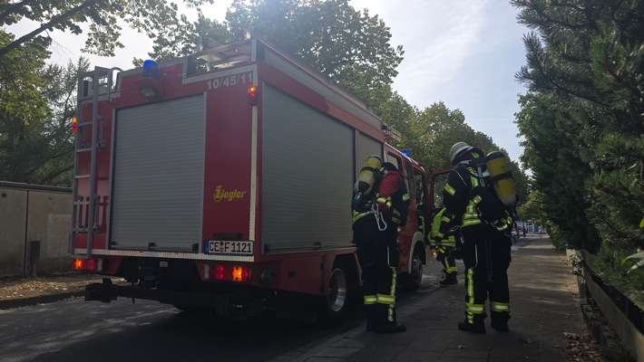 FW Celle: Angebranntes Essen in Altencelle - eine verletzte Personen