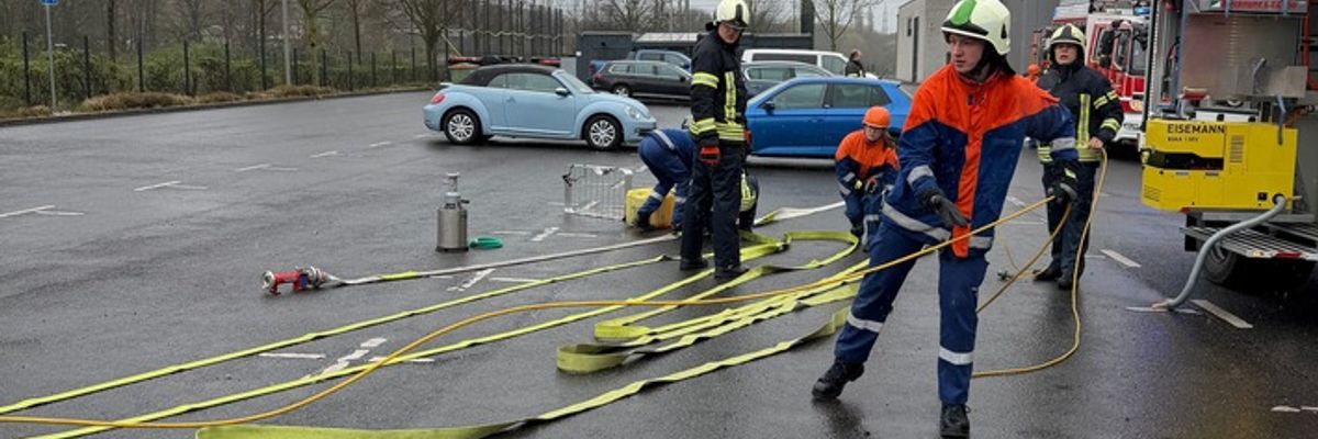 FW Dinslaken: Feuerwehr Dinslaken: Nachwuchs fit für den Einsatzdienst gemacht