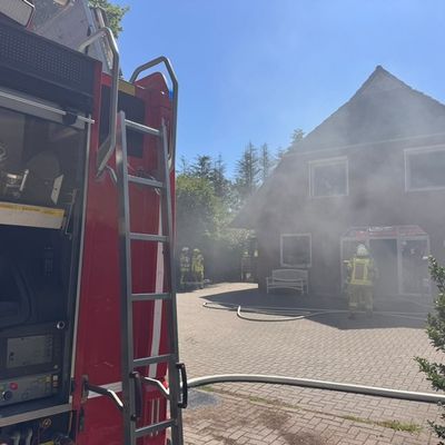 FW-OLL: Küchenbrand in Achternholt - Frau mit Verdacht auf Rauchgasvergiftung im Krankenhaus