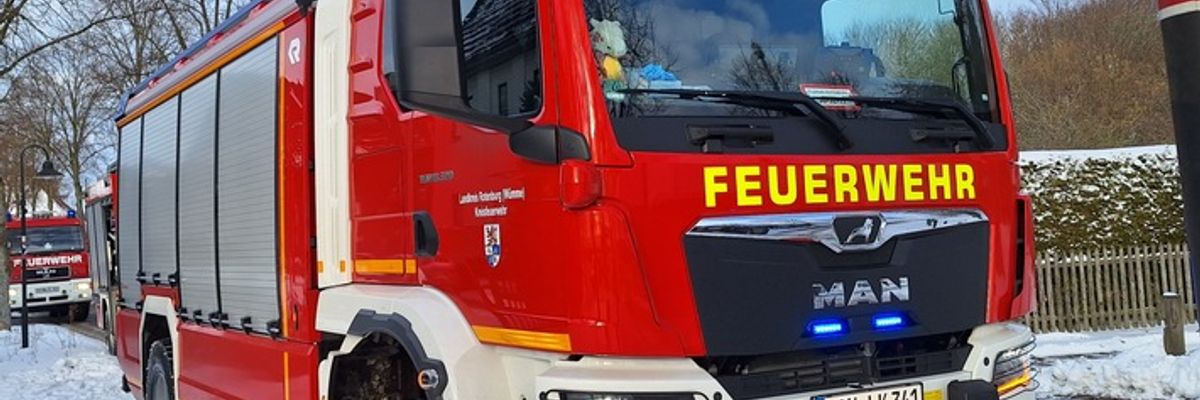 FW-ROW: Gebäudeteileinsturz an Asylunterkunft in Sottrum