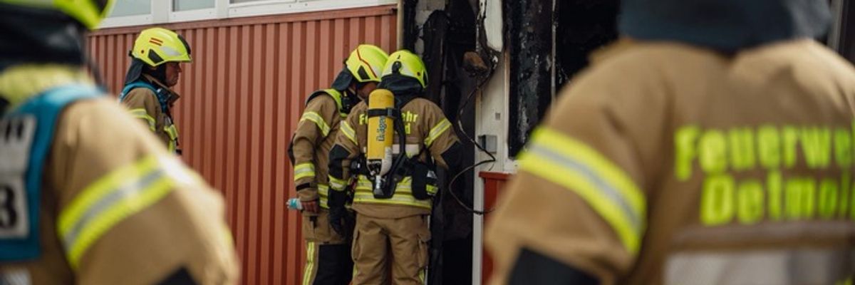 FW-DT: Brand in einem Gewerbebetrieb in Detmold Loßbruch