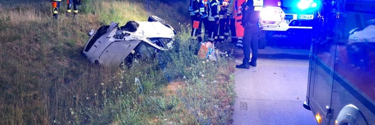 FW-ROW: Verkehrsunfall auf der A1 - Fahrerin verletzt