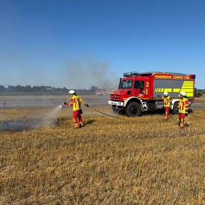 FW Lehrte: Vegetationsbrandbekämpfung: Übung und Ernstfall liegen dicht beieinander