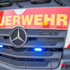 FW Geestland: Heckenbrand droht auf Wohngebäude überzugreifen - Anwohner verhindern durch Löschmaßnahmen Schlimmeres