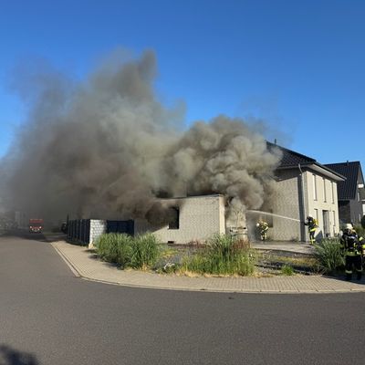 FW Kreuzau: Garagenbrand in Stockheim