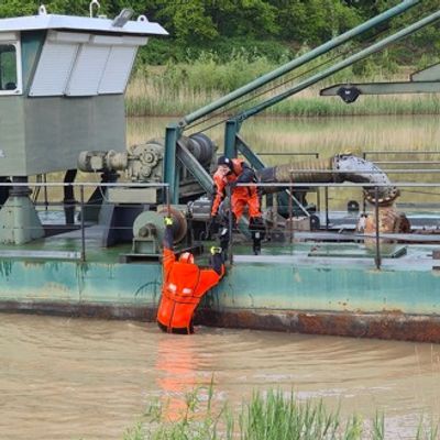 FFW Schiffdorf: Gemeinsam für den Ernstfall auf dem Wasser: Feuerwehren aus Wehden und Bad Bederkesa üben zusammen