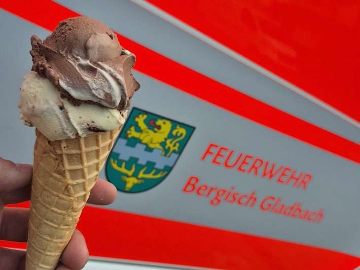 FW-GL: Viele Einsätze bei großer Hitze: Feuerwehr und Rettungsdienst in Bergisch Gladbach stark gefordert
