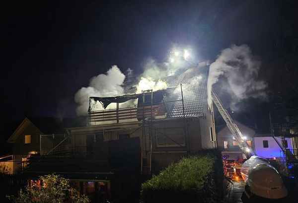 FW Bad Honnef: Eine Person bei Gebäudebrand gerettet
