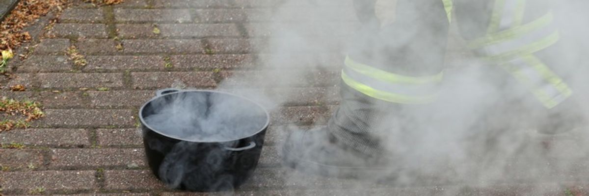 FW Hünxe: Angebranntes Essen löst Rettungseinsatz aus