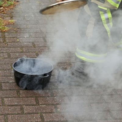 FW Hünxe: Angebranntes Essen löst Rettungseinsatz aus