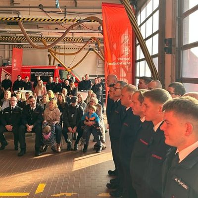 FW-GL: Gemeinsam feiern im schönsten Beruf der Welt - Ein besonderer Tag für die Feuerwehr Bergisch Gladbach