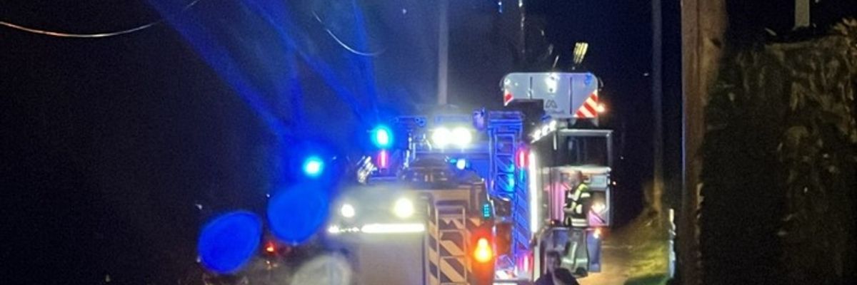 FW Witten: Brand am Gebäude in Witten Rüdinghausen