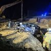 FW Bremerhaven: PKW stürzt auf der BAB 27 in eine Baugrube