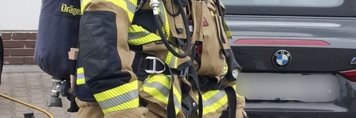 FW Bad Oeynhausen: "Industriebrand" in Eidinghausen/Hauptamtliche und Freiwillige Feuerwehr bestreiten gemeinsame Übung.