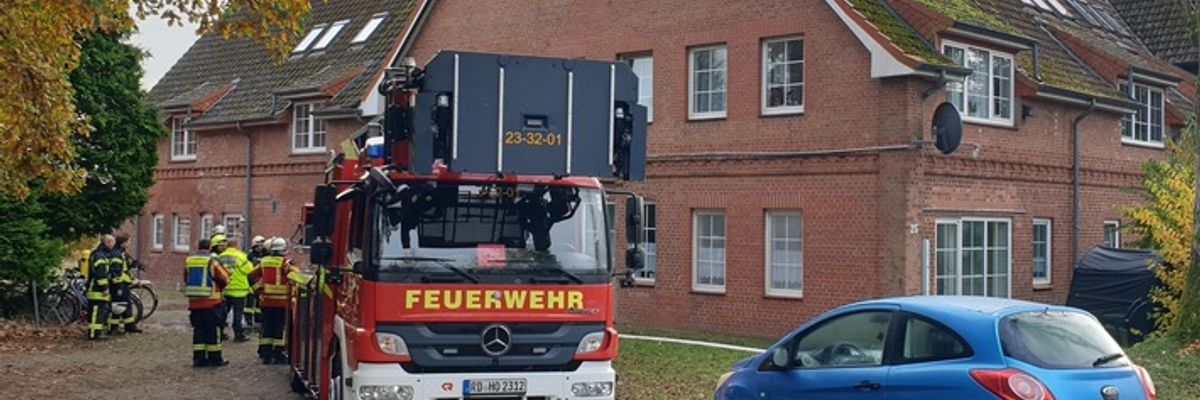 FW-RD: Feuer in Flüchtlings- und Obdachlosenunterkunft in Aukrug-Bargfeld (Kries Rendsburg-Eckernförde)