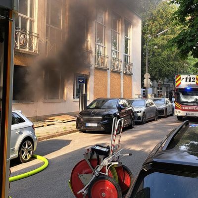 FW-M: Brandmeldeanlage detektiert Feuer in Turnhalle (Lehel)