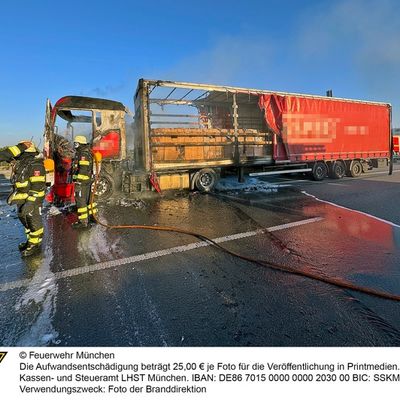 FW-M: Lkw-Brand auf Autobahn (A 99)