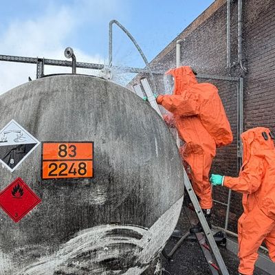 Feuerwehr Goch: Gefahrgutübung bei RCN-Chemie: 40 Feuerwehr-Einsatzkräfte vor Ort