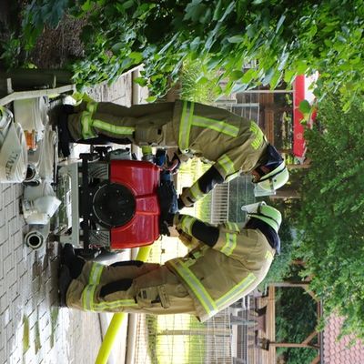 FW-KLE: "Grenzenloses Wasser" - Deutsch-niederländische Feuerwehrübung im Tiergarten Kleve stärkt Zusammenarbeit über Ländergrenzen hinweg