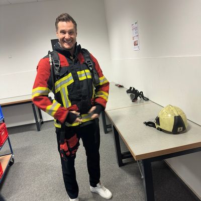 FW-Stormarn: Marcell Jansen unterstützt Feuerwehr: Fokus auf Fitness und Gesundheit der Einsatzkräfte