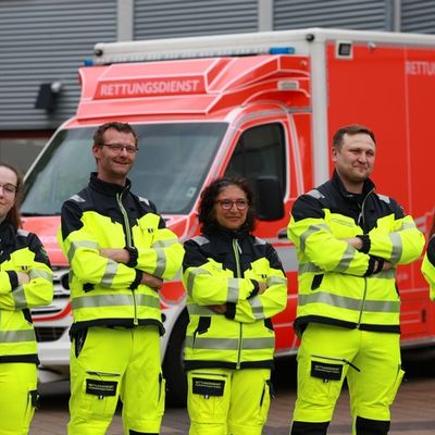 FW-GL: Feuerwehr Bergisch Gladbach stattet Rettungsdienst mit neuer Schutzkleidung aus