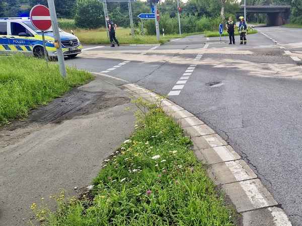 FW Hünxe: Auslaufende Betriebsmittel an der BAB 3