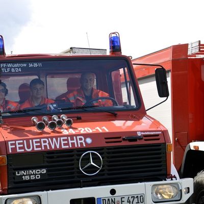 FW Lüchow-Dannenberg: 3. Zug der Kreisfeuerwehrbereitschaft übt Waldbrandszenario im Raum Müggenburg/Grabow +++ rund 30 Einsatzkräfte im Einsatz +++ zum ersten Mal Krad-Melder beteiligt