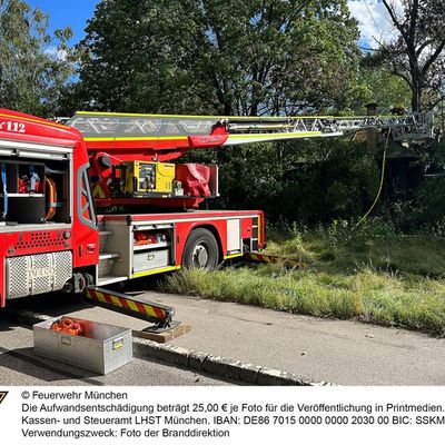 FW-M: Brand einer Gartenhütte (Lerchenau)