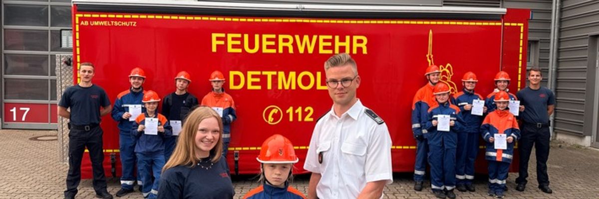 FW-DT: Zehn Jugendliche bestehen Jugendflamme Stufe 1!