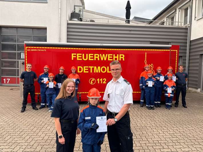 FW-DT: Zehn Jugendliche bestehen Jugendflamme Stufe 1!