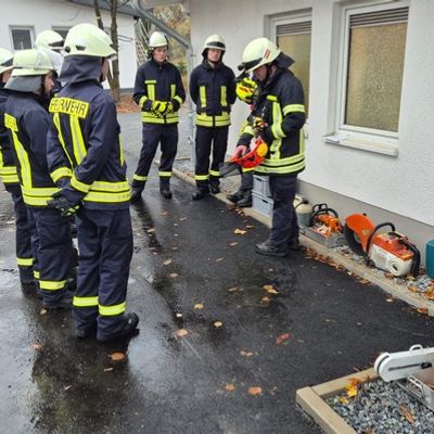 FW-OE: Trotz Regen und Wind: Feuerwehrlehrgang Modul 4 erfolgreich abgeschlossen