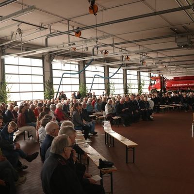 FW-OE: Feierlicher Floriansgottesdienst mit Fahrzeugübergabe