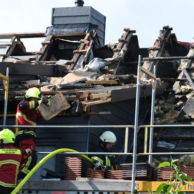 FW-PI: Hasloh: Dachstuhlbrand in Einfamilienhaus