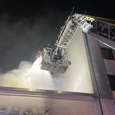 FW-DO: Feuer in einem Geschäftshaus am Schwanenwall - keine Verletzten