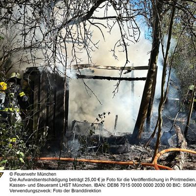 FW-M: Brand einer Gartenhütte (Lerchenau)