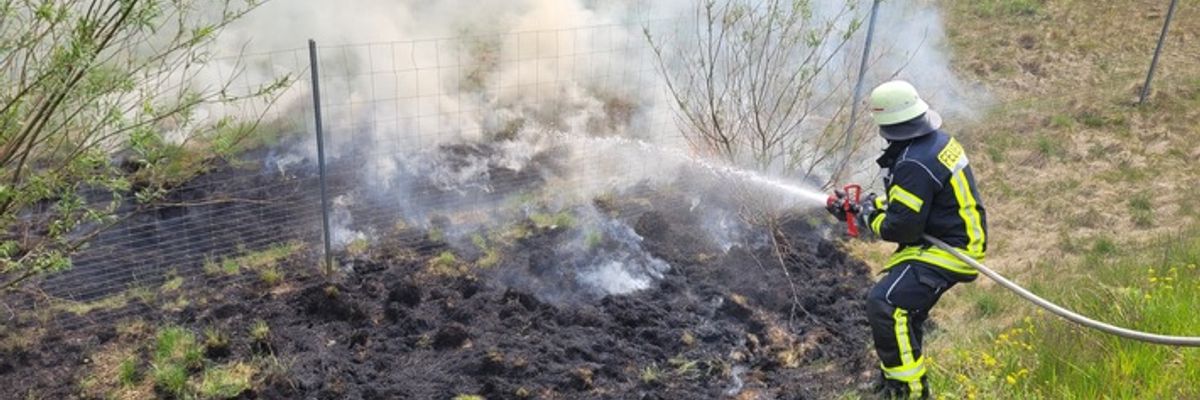 FW Celle: Böschungsbrand an der B3