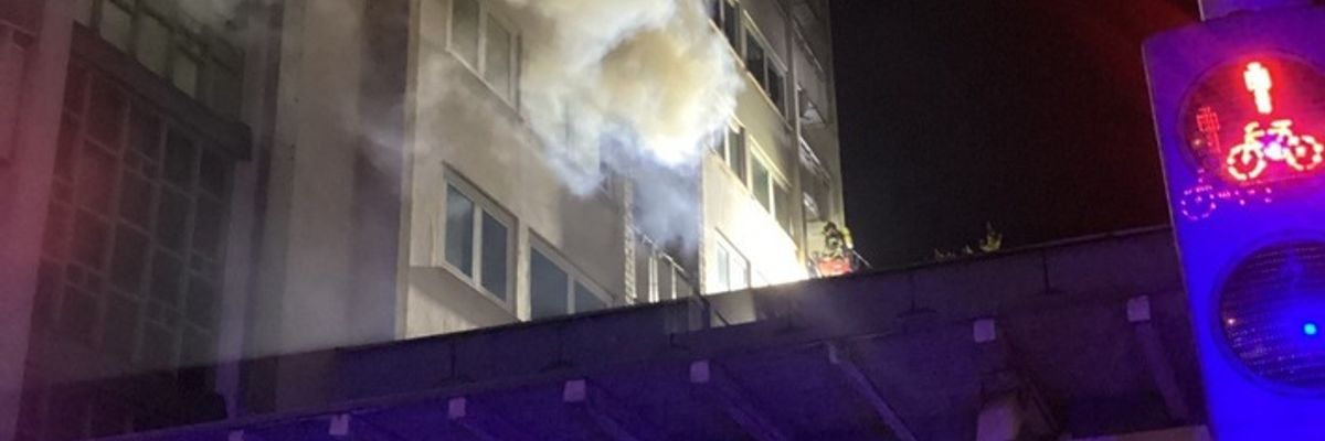 FW-OB: Ausgedehnter Küchenbrand im Hochhaus