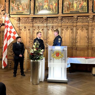 FW-HB: Gelöbnis & Jubiläen: Freiwilligen Feuerwehren im Bremer Rathaus gewürdigt