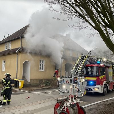 FW-DO: Frau verstirbt bei Zimmerbrand in Dortmund-Derne