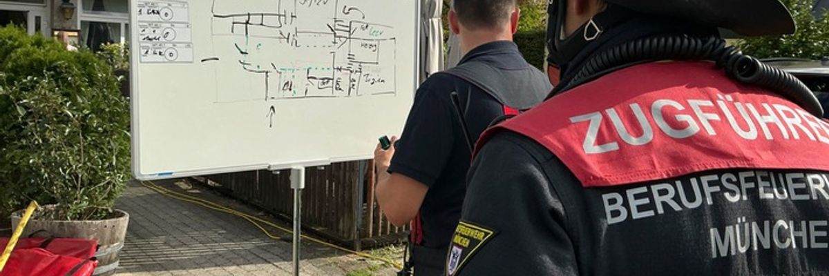 FW-M: Kellerbrand fordert zwei Verletzte (Trudering)