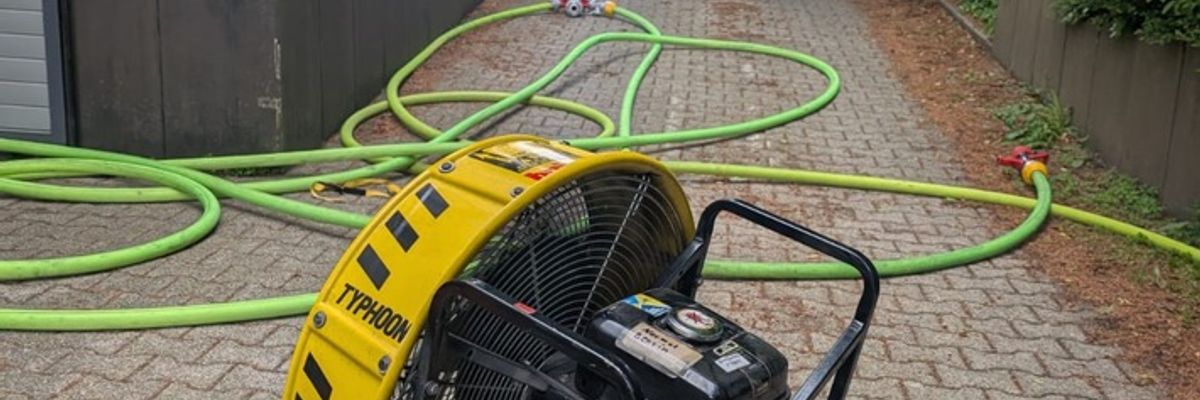 FW-EN: Brandeinsätze und massive Ölspur in Breckerfeld