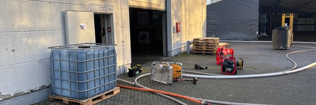 FW Gronau: Brand im Industriegebiet an der Hentschelstraße