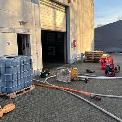 FW Gronau: Brand im Industriegebiet an der Hentschelstraße