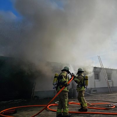 FW Burscheid: Gebäudebrand in Hilgen-Dünnweg