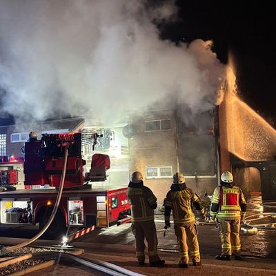Feuerwehr Goch: Massives Feuer in Mehrfamilienhaus: 70jährige Frau erleidet Rauchgasvergiftung