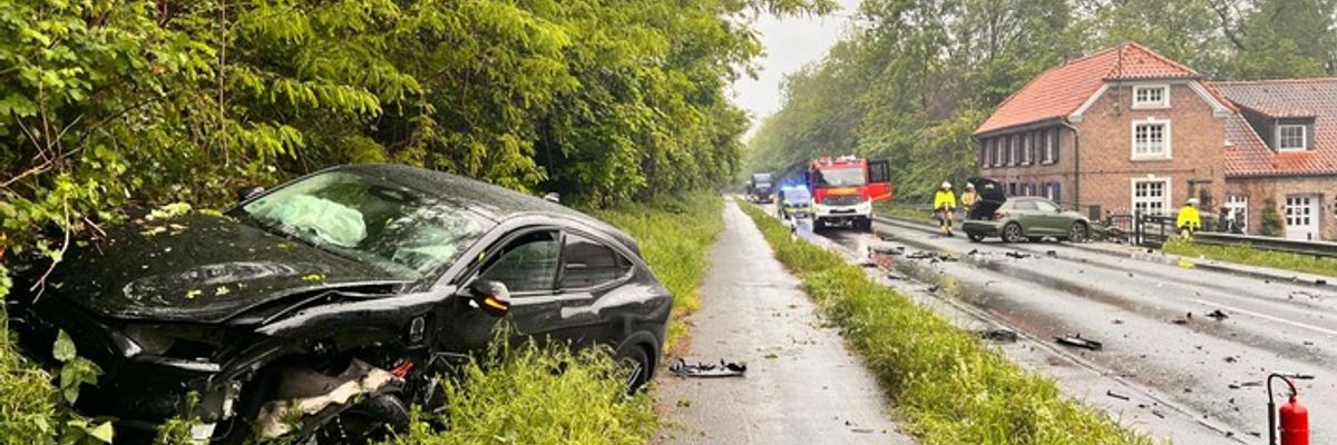 FW Xanten: Verkehrsunfall auf der B57